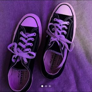 black low top converse